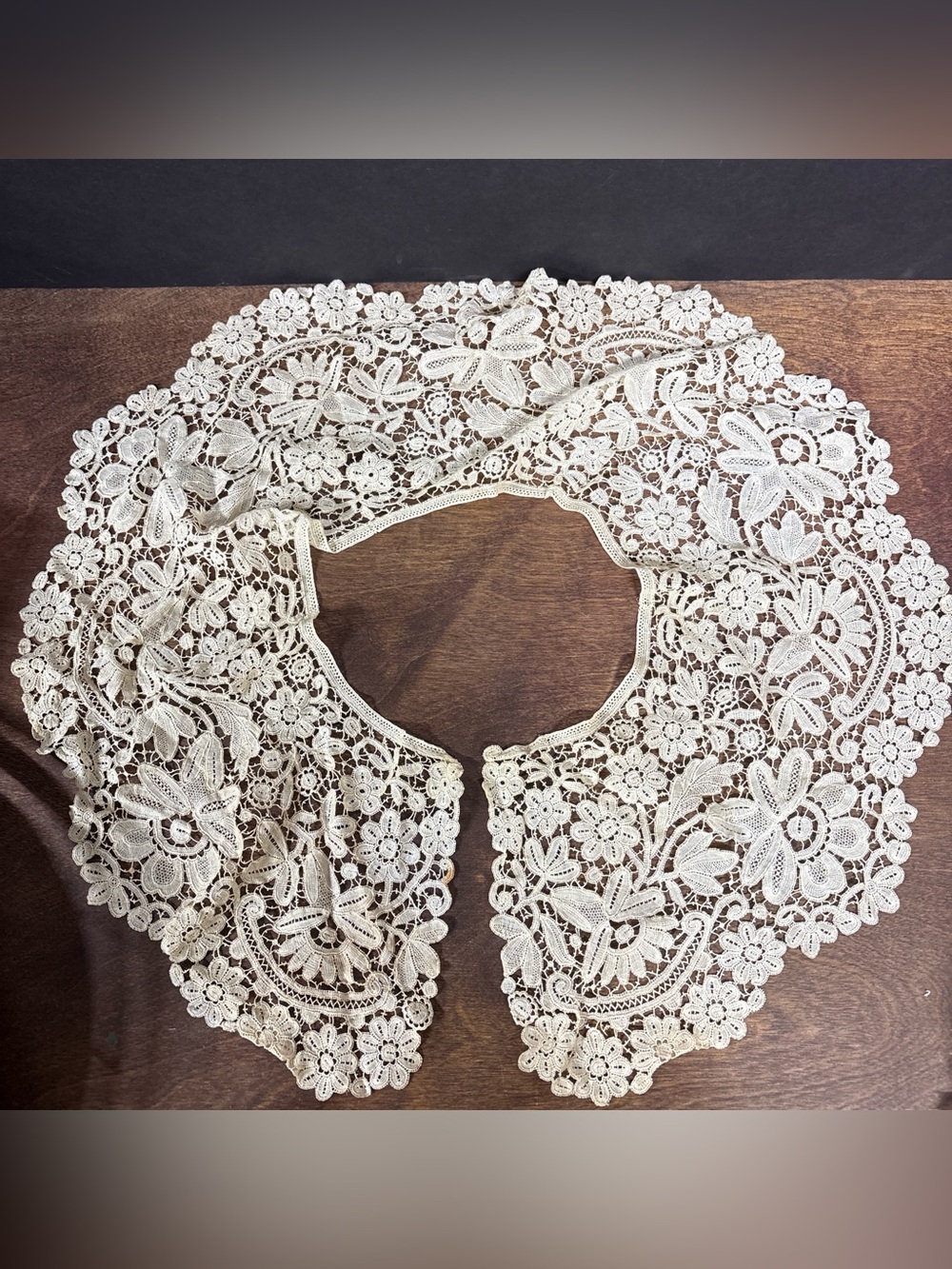 Antique Early 1900s Brussels Delicate Floral Lace Detachable Collar in Cream
